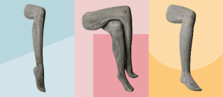 Orthopädisches Bein einer Frau zur Darstellung von Bandagen oder Schienen, raw finish grau