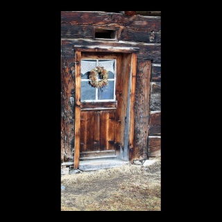 Banner "Alpine cabin door" fabric - Material:  - Color: brown - Size: 180x90cm