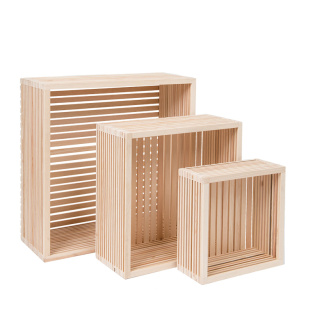 Holzpräsenter im 3er-Set, ineinander passend, mit Boden Größe:45x45x18cm, 35x35x15cm, 25x25x10cm Farbe: natur